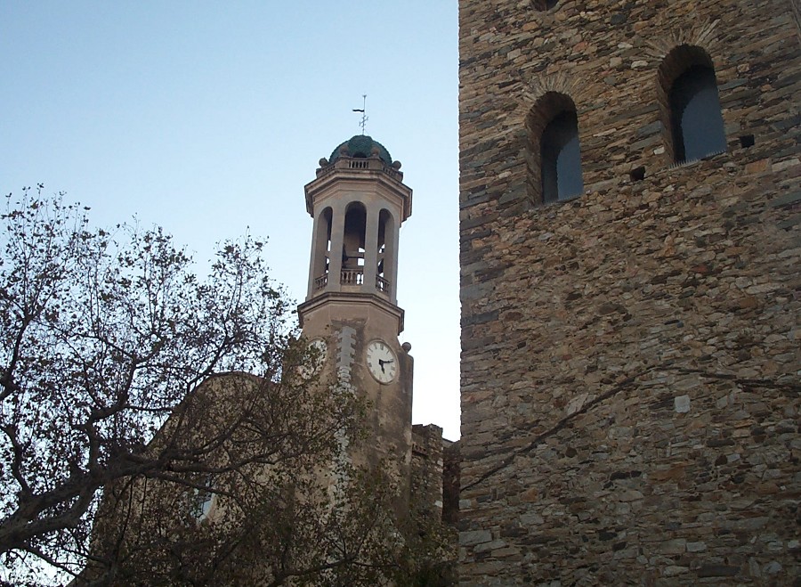 http://la.buvette.org/private/llanca/beaux-batiments.jpg